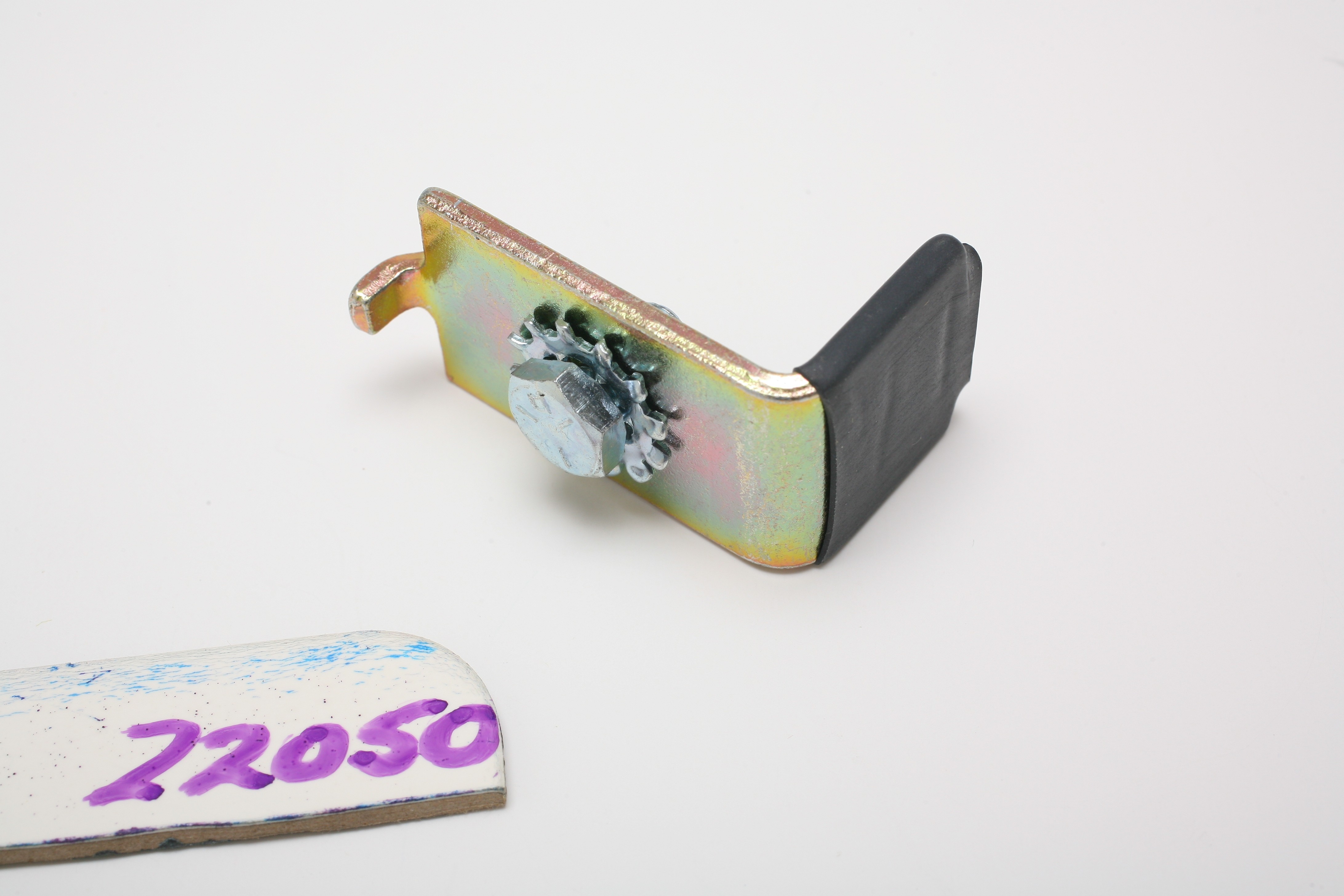 1955-1956-1957 QUARTER WINDOW "L" STOP BRACKET